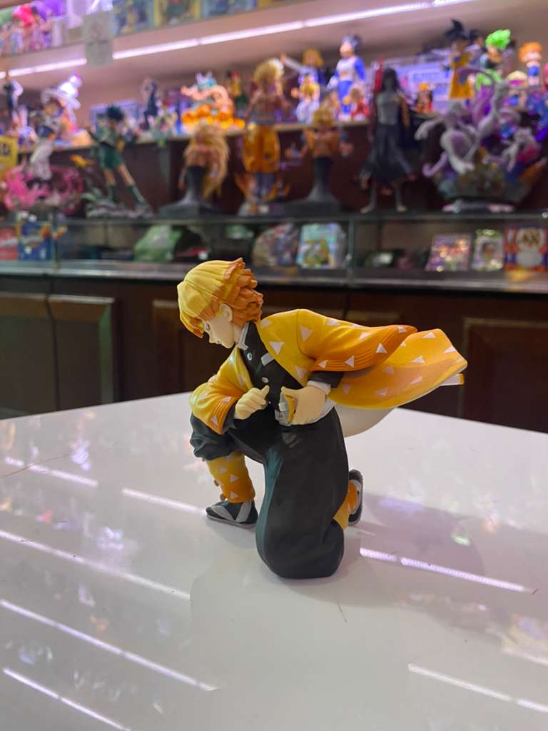 Zenitsu Agatsuma Noodle Stopper Figure